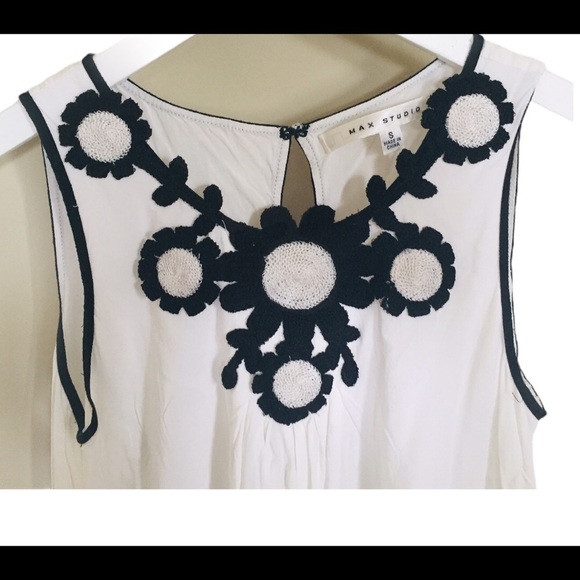 MAX STUDIO (Nord) Boho Crochet Tank With 3D Floral & Back Keyhole Ivory Sz Small - Picture 7 of 11